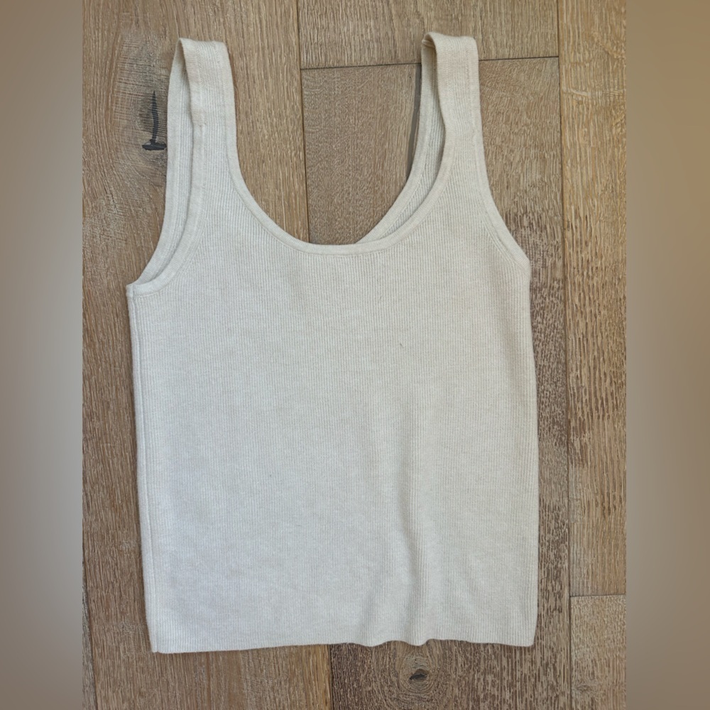 Universal threads sweater tank top size small